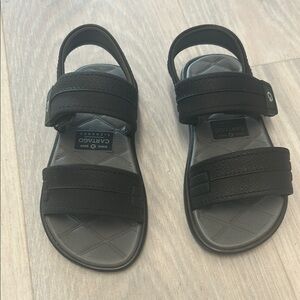 Cartago kids Black Sandals *new*
